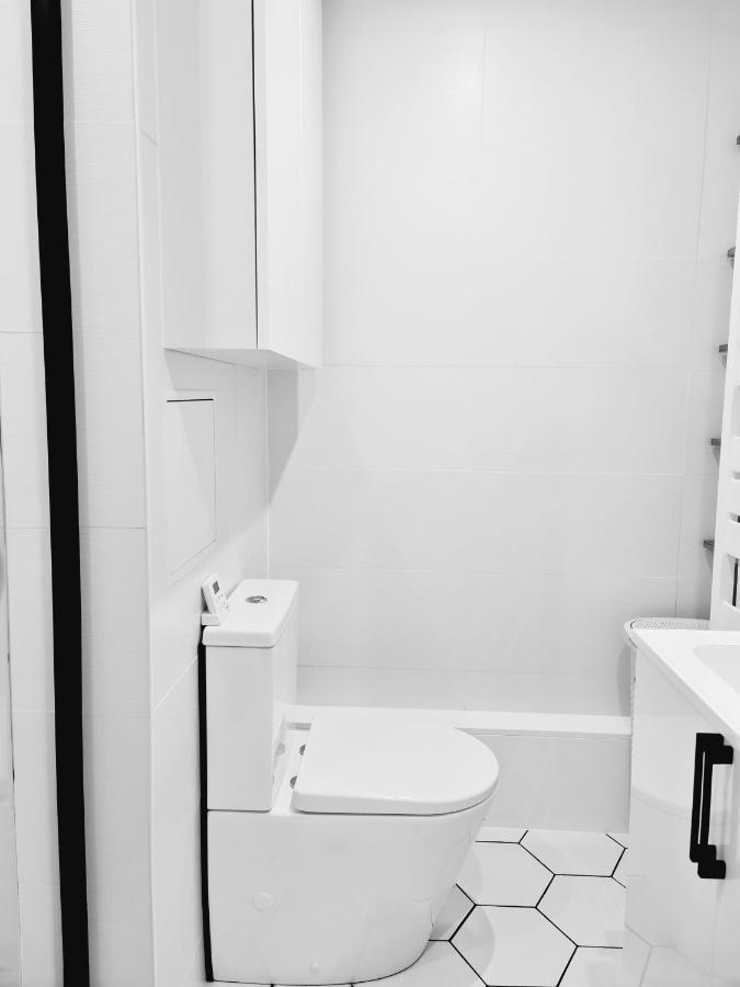 Chambre, Salle De Bain Et Salon Prive - Paris La Defense พูโต ภายนอก รูปภาพ